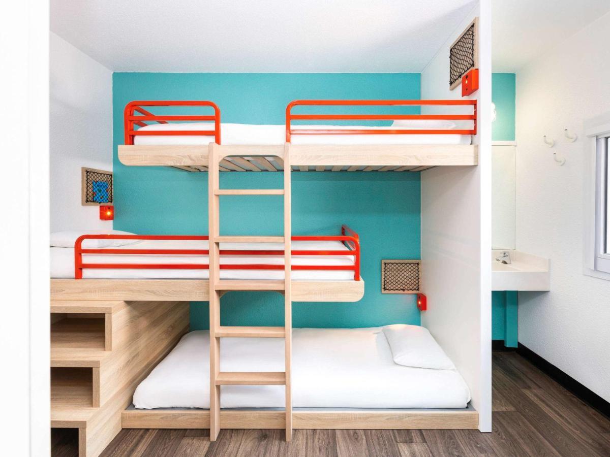 Hotelf1 Cholet Bagian luar foto